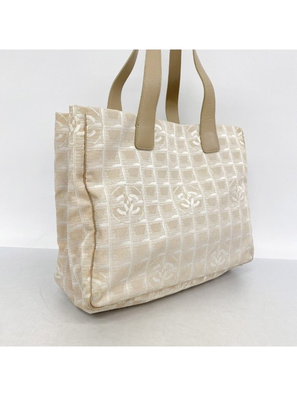 Chanel Tote New Travel Nylon Beige Silver - Picture 2 of 10